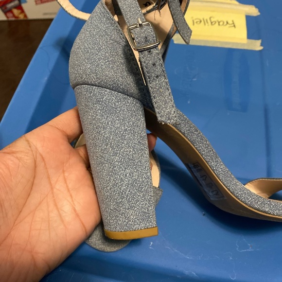 Super cute “denim look” heeled sandals - Picture 3 of 5